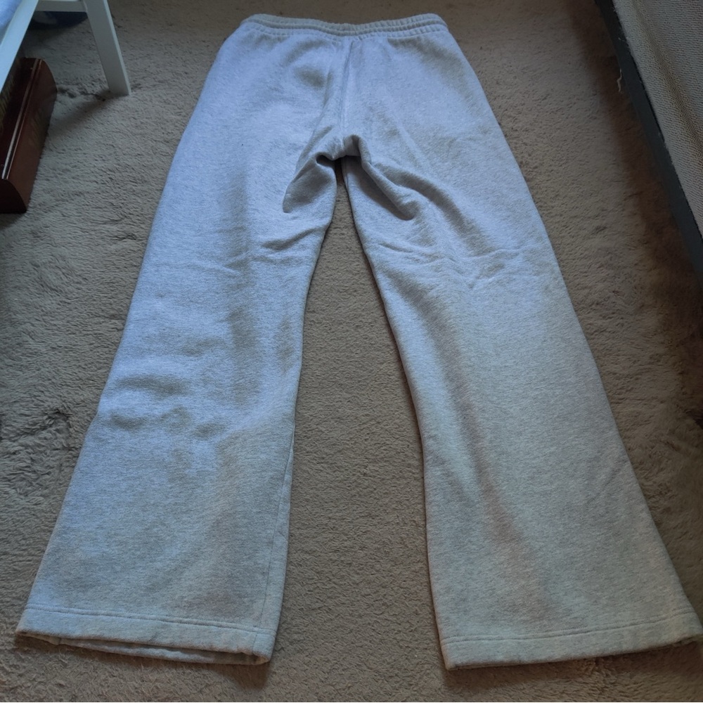 TNA Aritzia Cozy AF Gray Fleece Sweatpants Wide Leg - Picture 7 of 7